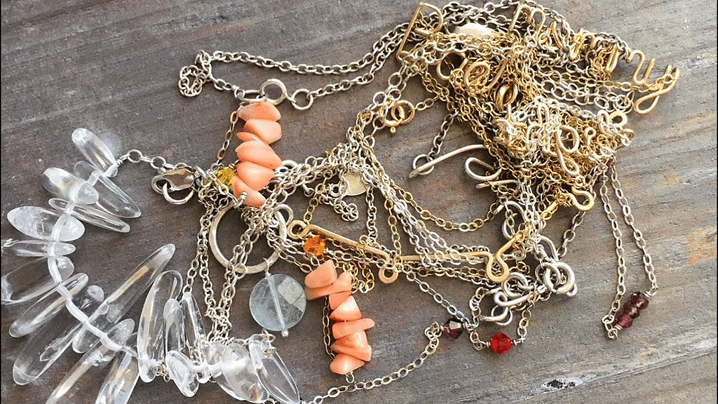 Why Do My Necklaces Get Tangled? Expert Solutions to Tangle-Free Wear